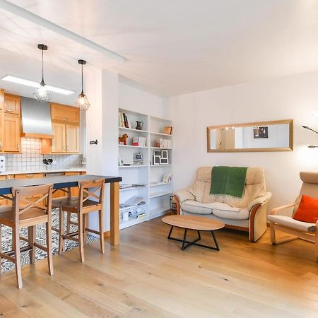 Nice Apartment With Balcony Very Close To The City Center アヌシー エクステリア 写真