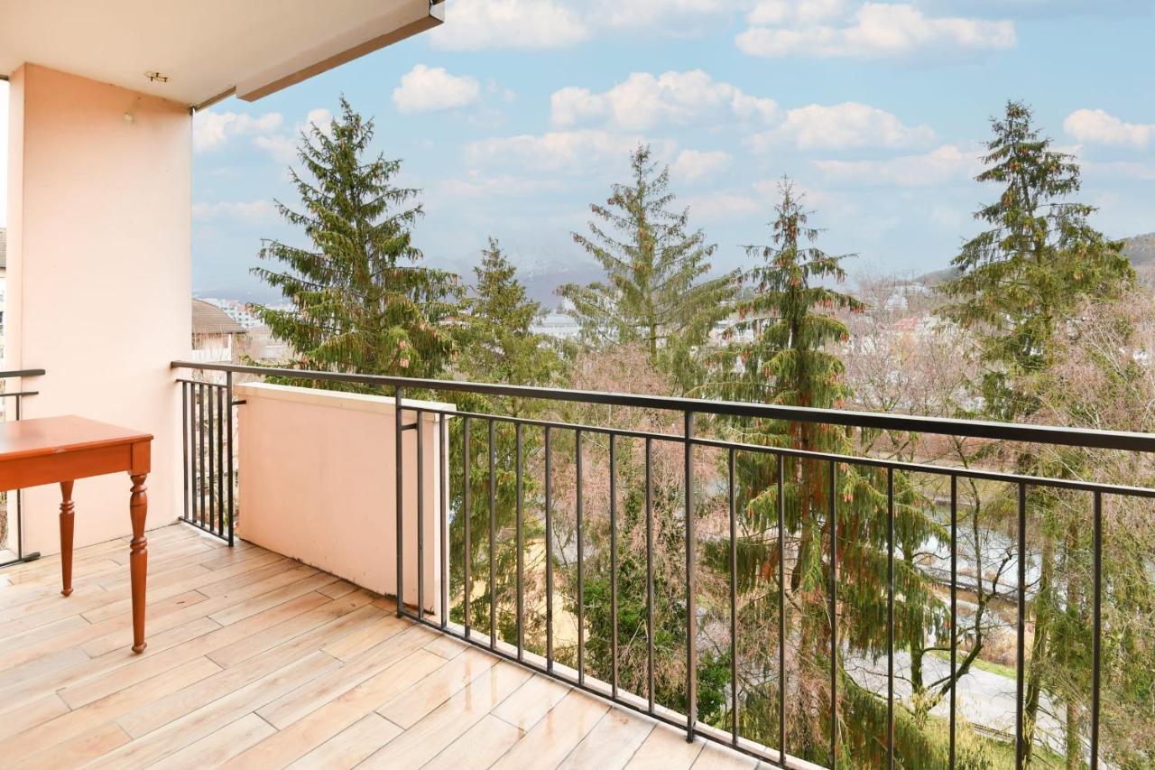 Nice Apartment With Balcony Very Close To The City Center アヌシー エクステリア 写真