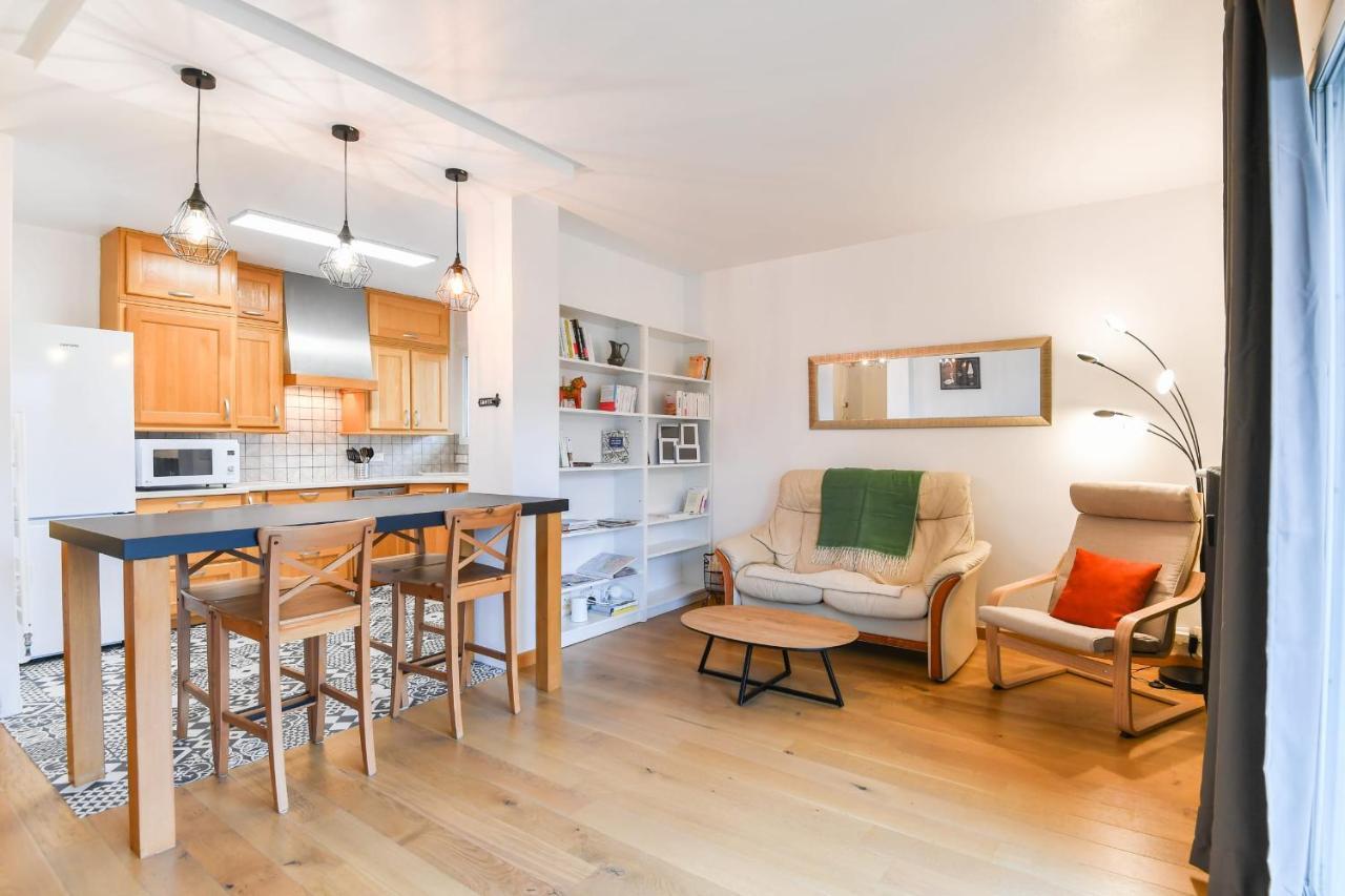 Nice Apartment With Balcony Very Close To The City Center アヌシー エクステリア 写真