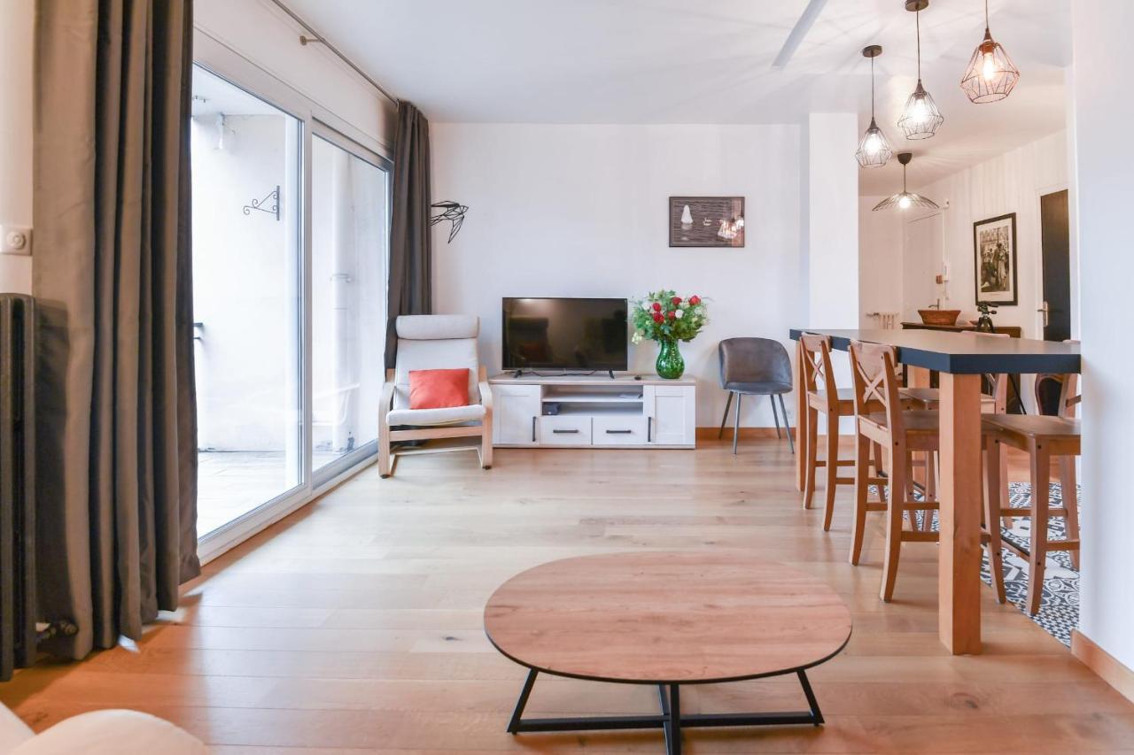 Nice Apartment With Balcony Very Close To The City Center アヌシー エクステリア 写真