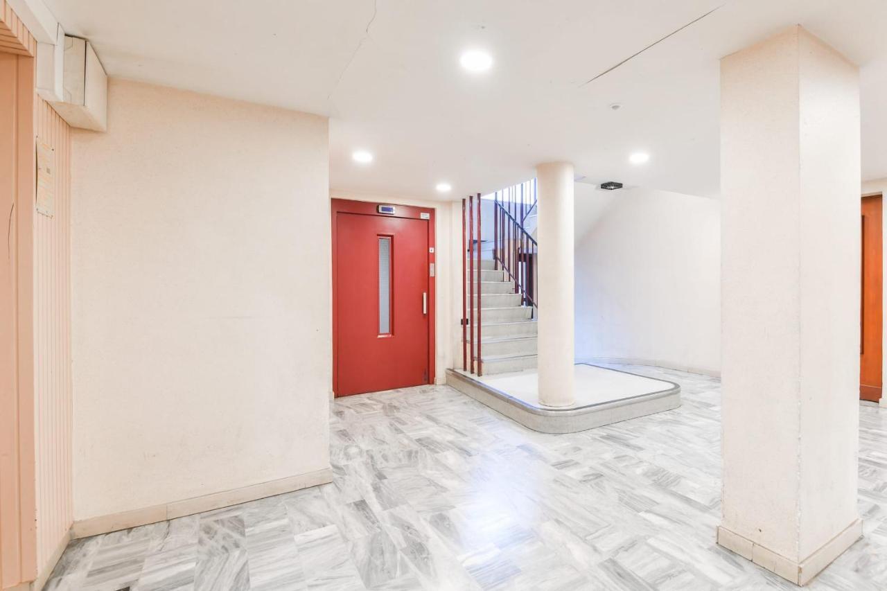 Nice Apartment With Balcony Very Close To The City Center アヌシー エクステリア 写真