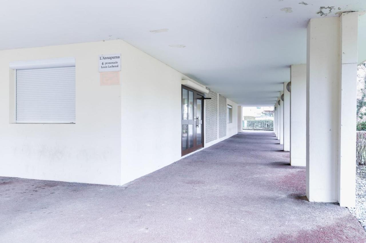 Nice Apartment With Balcony Very Close To The City Center アヌシー エクステリア 写真