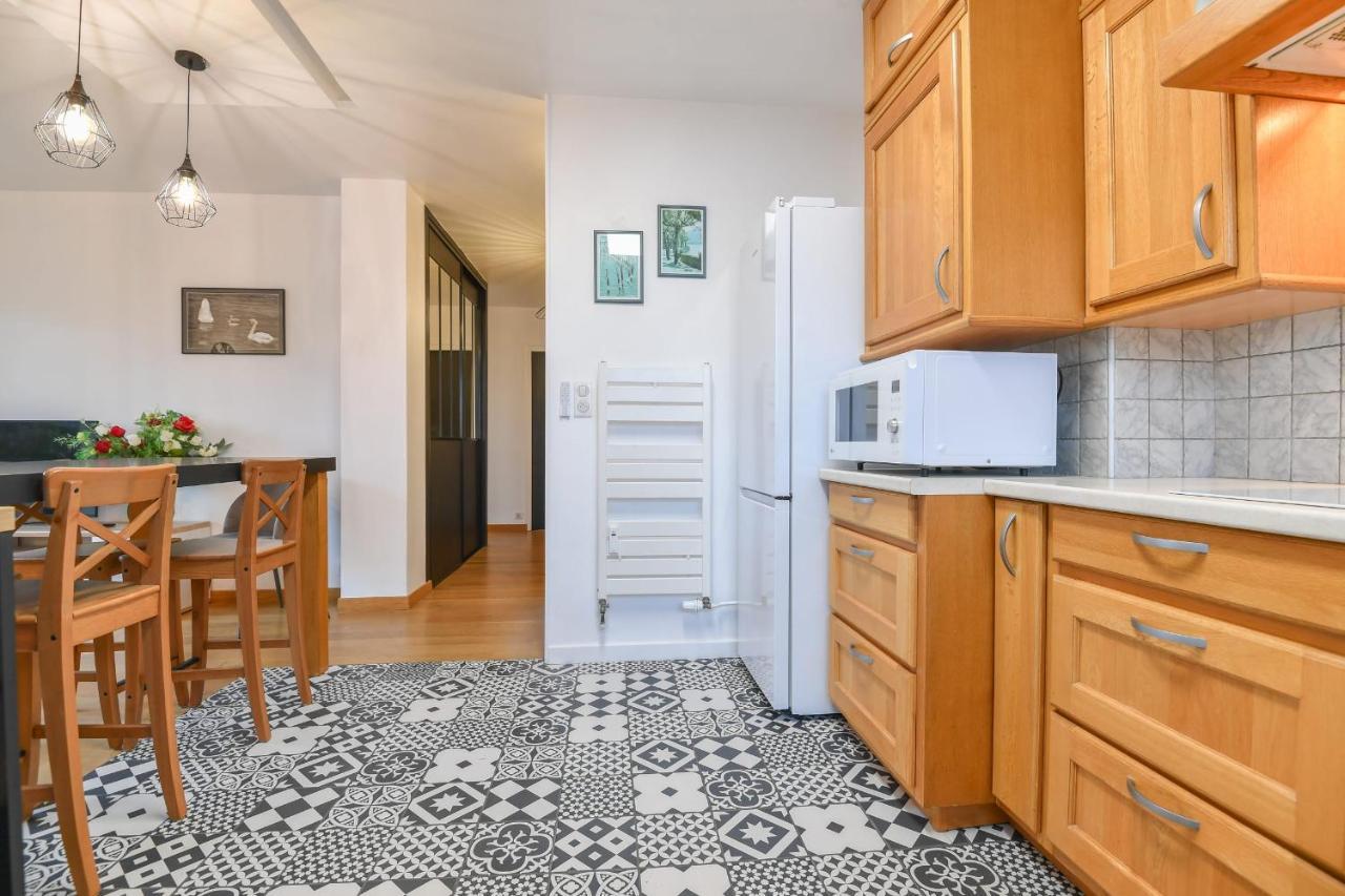 Nice Apartment With Balcony Very Close To The City Center アヌシー エクステリア 写真