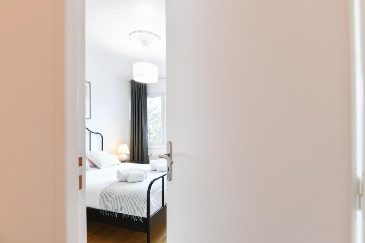 Nice Apartment With Balcony Very Close To The City Center アヌシー エクステリア 写真