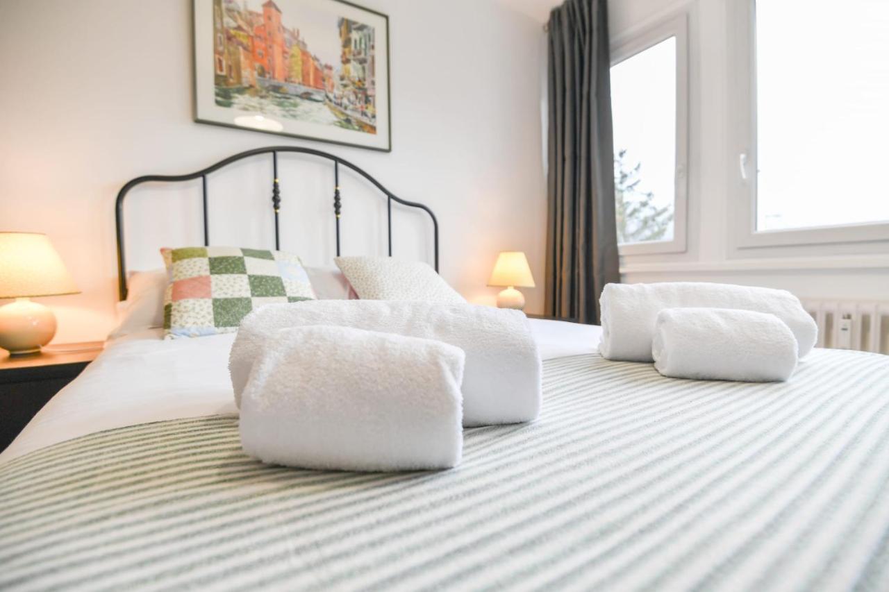 Nice Apartment With Balcony Very Close To The City Center アヌシー エクステリア 写真