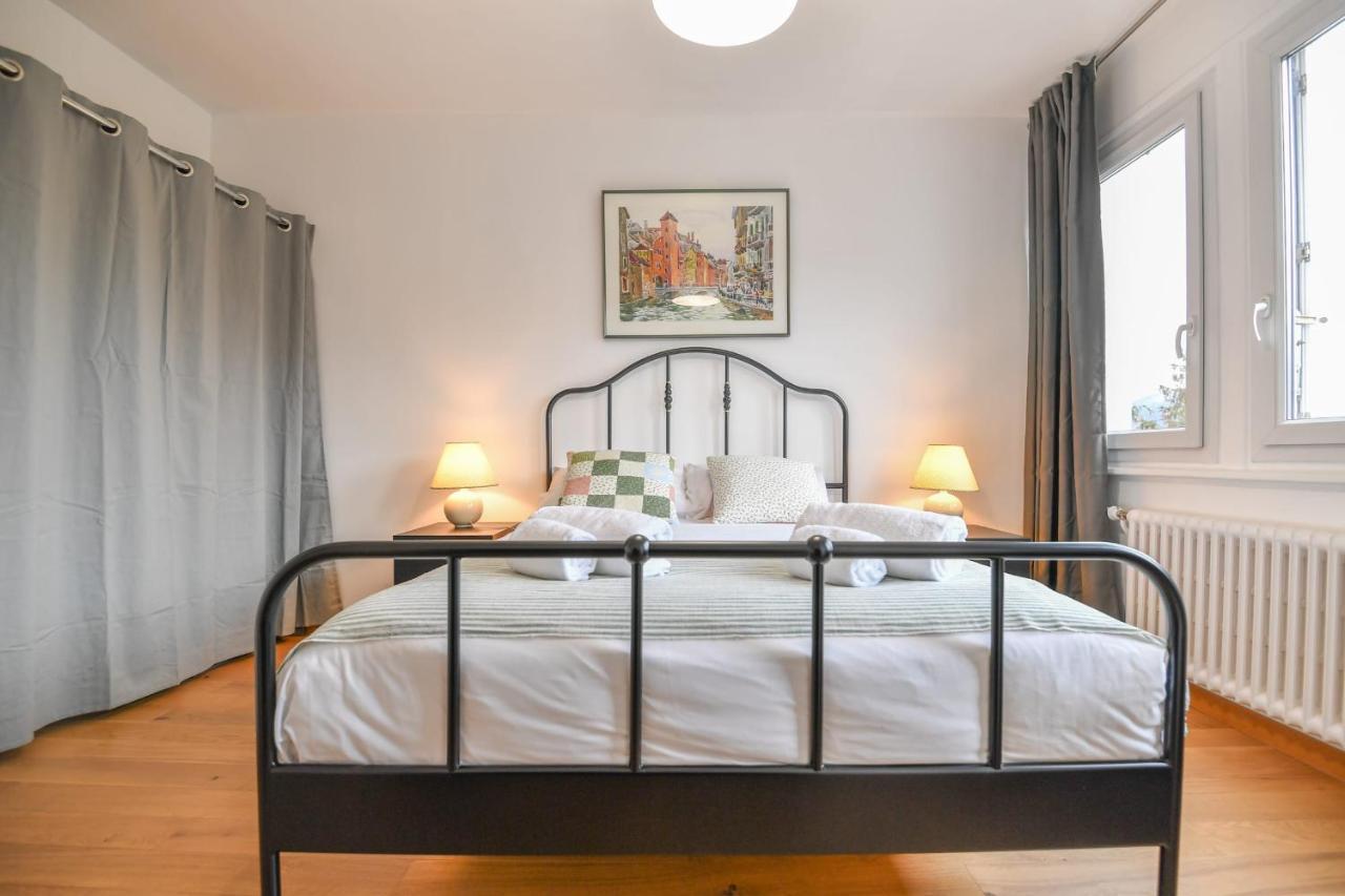 Nice Apartment With Balcony Very Close To The City Center アヌシー エクステリア 写真